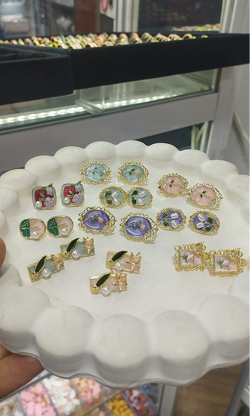 گوشواره میناکاری رنگ ثابت پایه میخی (قیمت درج شده قیمت ۱جفت میباشد)
